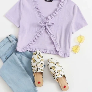 Shein tröja  - Säljer denna HELT nya tröja från shein, aldrig använd utan bara testad. Ser exakt ut som på bilden men har ingen bild med den då den tyvärr va för liten för mig! 