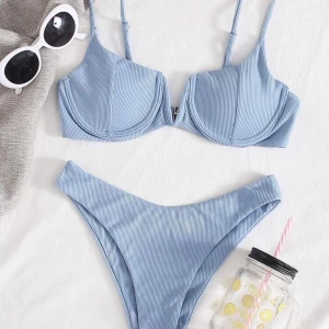 Oanvänd bikini i storlek S - Jättefin oanvänd bikini i storlek S från shein. 90kr+frakt