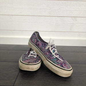 Coola Vans - Unika Vans men snyggt mönster. Väll andvända. Pris går att diskutera.