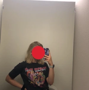 Disney T-shirt - T-Shirt från Zara storlek S, mycket fint skick använd fåtal gånger.  Möts upp eller fraktar (55kr)