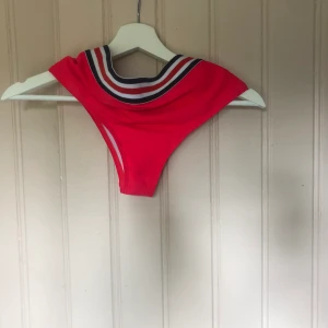 Högmidjad bikini - Köparen står för frakten, hör av dig om du har fler frågor, köp gärna fler plagg för paketpris❤️🥰