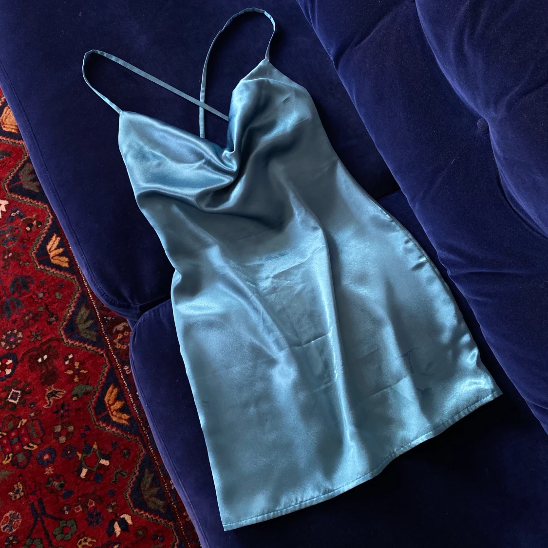 INTRESSEKOLL! Turkos satinklänning