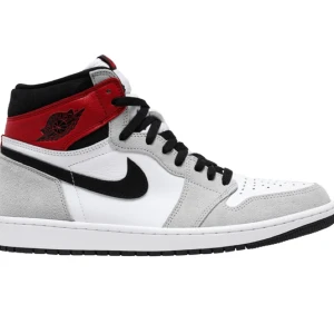Jordan 1 high - Helt nya Air Jordan 1 Retro High OG Light Smokey Grey i storlek 41, från sns