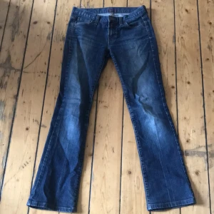 Replay jeans - Jättensnygga replay jeans i bra skick passar någon från 152-160cm med 24 i waist