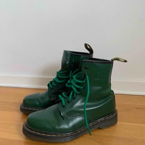  - Ett par jätte fina dr martens i storlek 37 38. Använda ytterst fåtal gånger.