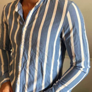  - Skjorta från bershka  Knappt använd 