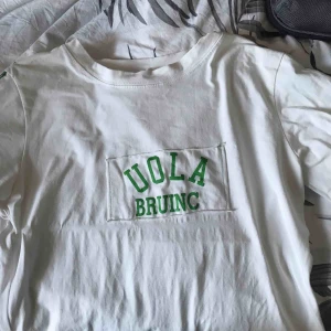  - T-shirt köpt i kina! Nästan aldrig använd ! Funkar som S/M