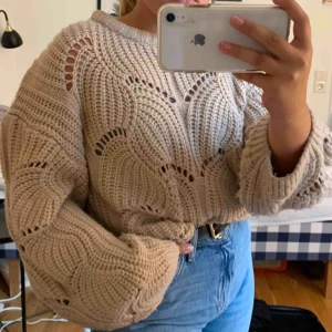  - Jättefin stickad tröja från Gina. Stl M men passar även S. 