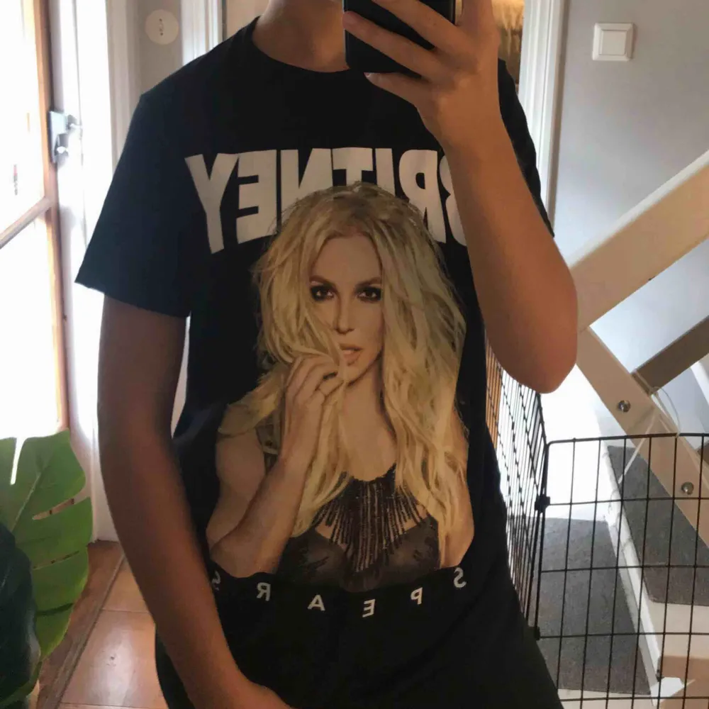 As fet BRITNEY SPEARS t-shirt  . T-shirts.