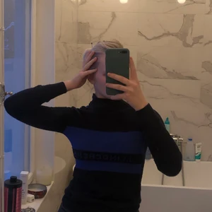 J Lindberg Polo - Stickad polo från J Lindberg. Superfin och jätte skön