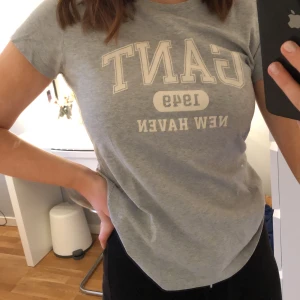 T-shirt  - T-shirt från Gant i stl S. Säljs pga att den inte används längre. Köparen står för frakt. 