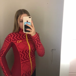 Kari Traa fleece  - Säljer nu min sköna Kari traa fleece, storlek XS. Skriv till mig privat för fler bilder💕