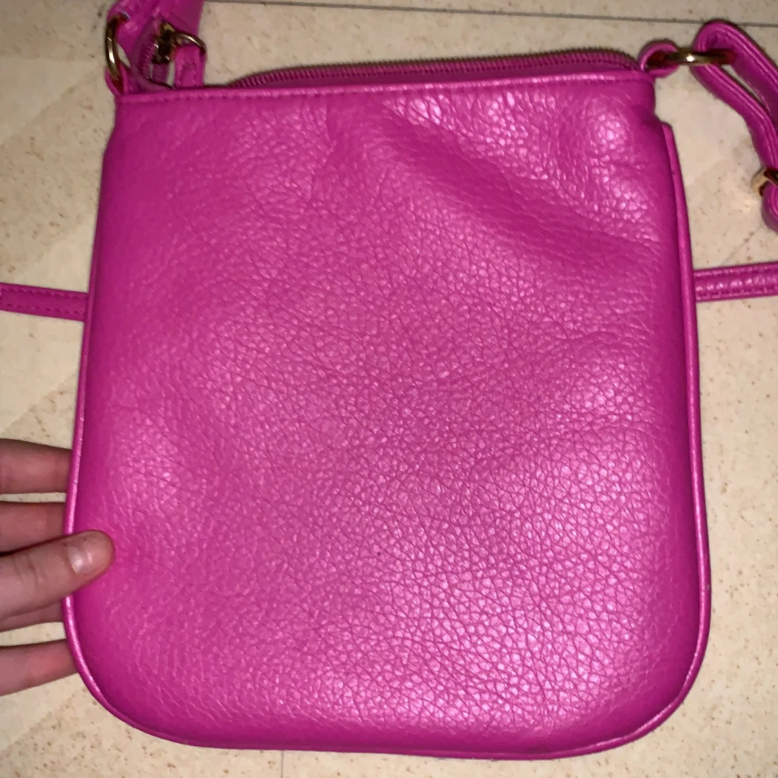 En rosa väska - 91