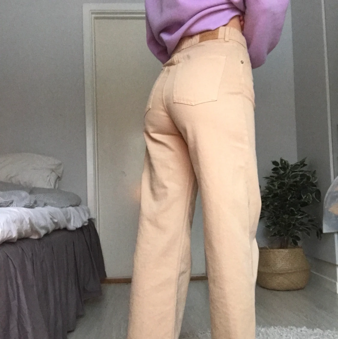 Beigajeans från Monki!  - 90