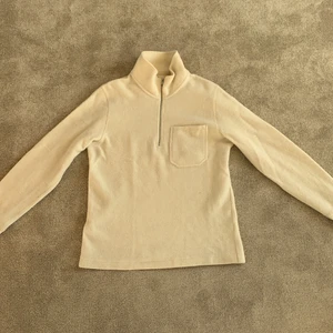 Arket ull tröja  - Storlek M! Knappt använd, ny pris 1200! Tar emot bud