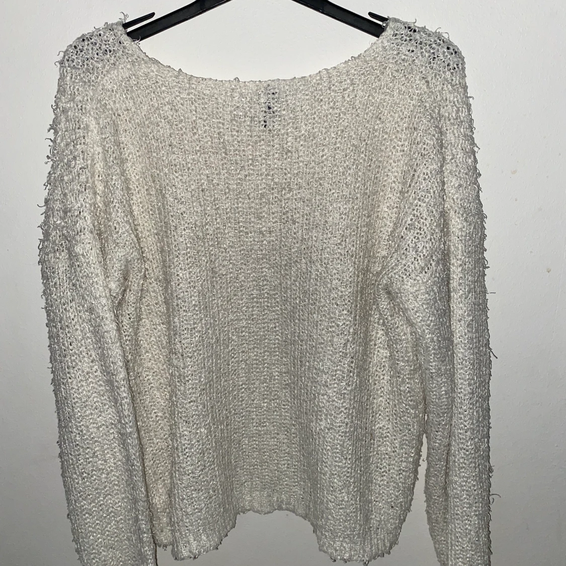 Vit fluffig tröja - 91