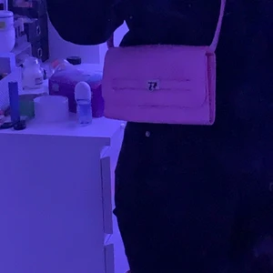 Unicase by sweden väska  - Rosa unicase by sweden axel väska väska.