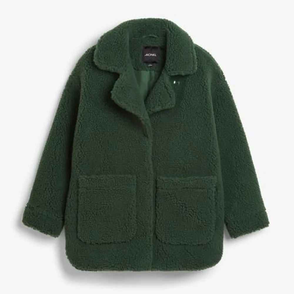 Grön Teddy jacka som jag tyvärr inte använder längre.  original pris:700kr:3. Jackor.
