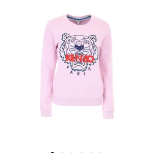 Kenzo tröja  - Storlek L men sitter som en S , som ny använd fåtal gånger inget slitage osv. Skick 8/10 