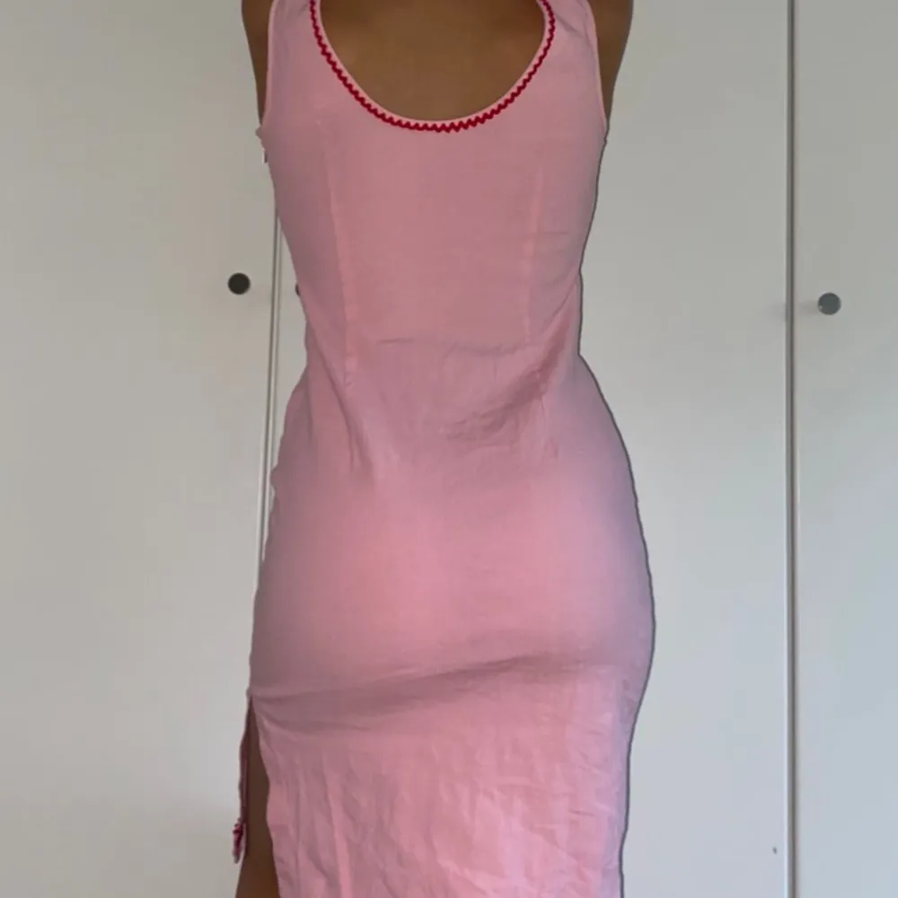 Fin rosa klänning i storlek S/M från märket kookai<3 . Klänningar.