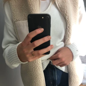 VÄST - ALDRIG ANVÄND VÄST FRÅN GINA TRICOT