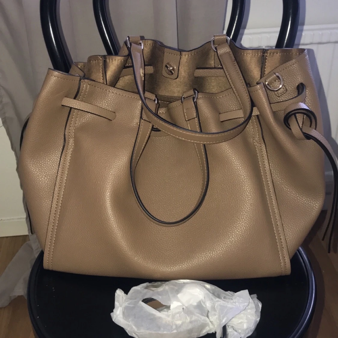 Snygg, rymlig Väska från H&M 