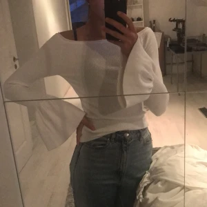 Tröja  - ❤️ möts upp i Malmö eller så står du för frakten❤️