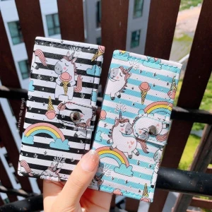 Helt nya - Har båda färg. Den passar perfekt till julklapp eller ett present till någon som behöver lite smink ☺️ 80st, men om du köp båda så kostar det 140kr😊