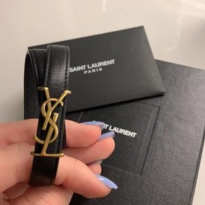 Saint Laurent - Intresse koll på mitt superfina YSL armband i mycket bra skick. Köpt för cirka 3000kr på Ysl egna hemsida. Allting medföljer
