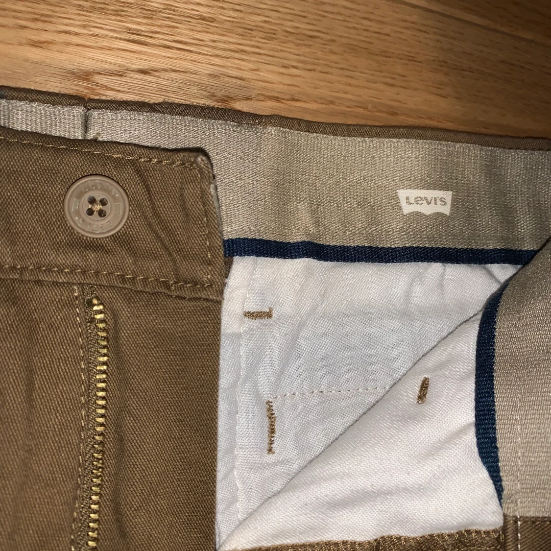 Levis Chinos mörkbrun slim storlek 30 billigt! - 90