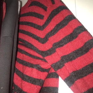 Vintage tröja - Jätte snygg tröja från BikBok! Köp för 70 kr eller buda! Kan möttas up i löddeköpinge/Kävlinge