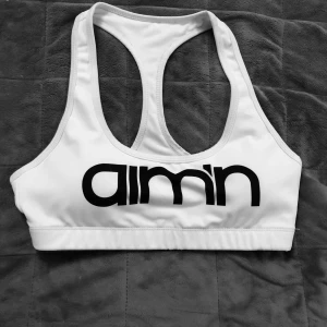 aim’n small endast testad  - En julklapp som tyvärr är förliten. Endast testad och tvättad en gång. Som ny. Frakt ingår. 