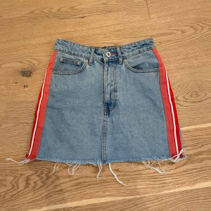 Kjol - Jeanskjol, storlek xs💗 fint skick! 100kr + frakt