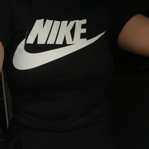 Nike T-shirt XS - T-shirten är mer som en S. Jätte bra skick. Köparen står för frakten. ❤️❤️