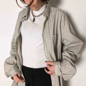  - Oversize skjorta beige rutig  Vintage  Frakt: 20kr