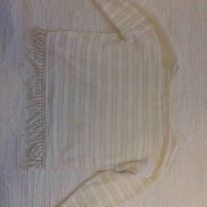  - Vit tröja från H&M. Frakt ingår