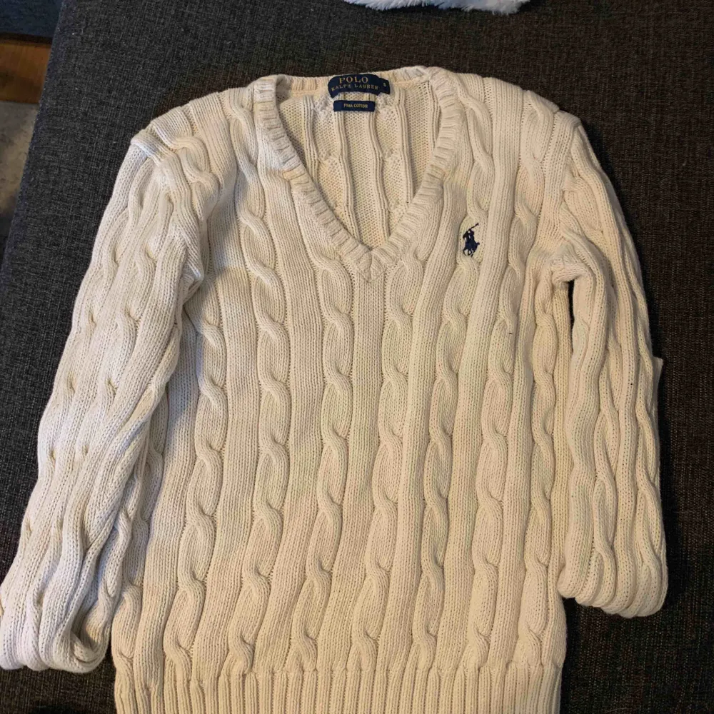 Polo tröja, ralph lauren storlek s 70 kr extra för frakt 150kr för att mötas upp!. Stickat.