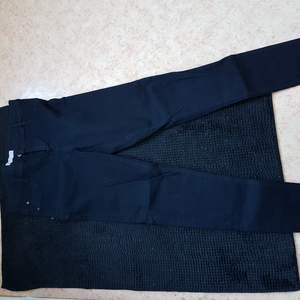 Svarta jeans som endast är tvättade 1gång stretch i jeansen