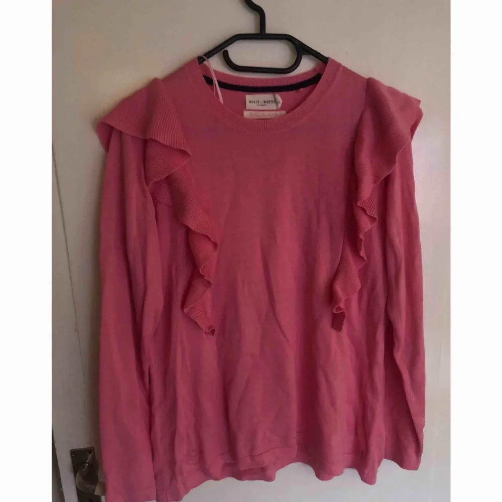 Rosa tröja från Holly & Whyte. Storlek L.  74 kr Inklusive frakt.  Betalning sker via Swish. . Tröjor & Koftor.