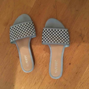  - 1 par sandaler från a ANNA i storlek8. Knappt använda.