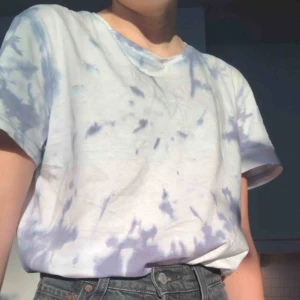  - Hemmagjord Tie Dye tröja! Storek S i men’s size. 130kr inklusive frakt 💫