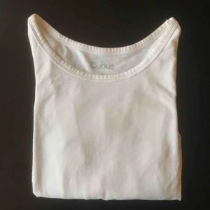  - Tröja från cubus, använd 1 gång. Mjuk och i bra skick!   Frakt tillkommer / kan mötas i Norrköping