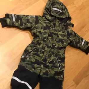  - Vinter overall från Kappahl. Finns 2 st   