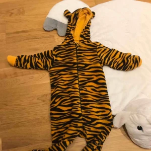  - Varm och gusig Pijamas från Kappahl använd bara en gång. Finns 2 st