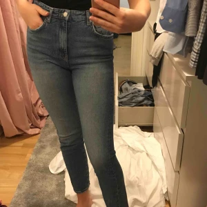  - Använda endast ett fåtal gånger, i mycket fint skick. Säljs då de inte används längre. Från Gina 