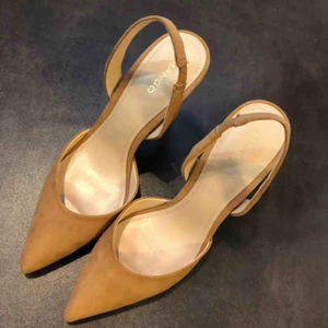  - Drömmiga klackar från Mango, aldrig någonsin använda 🖤 Köpare står för frakten 