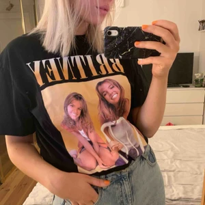  - Köpt på HM man, krympt lite men jättesnygg oversized tshirt