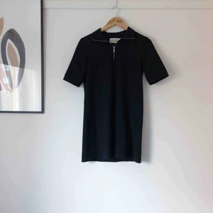  - Använd och tvättad en gång. Upplevs mer som en XS. 