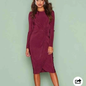  - Klänning från NLY Trend. Inget att anmärka på - endast använd en gång. Strl 34. Priset inkluderar frakt. 