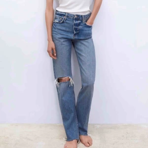  - SVINSNYGGA jeans från Zara !!!!!! Beställde hem De från hemsidan men de var för små för runt midjan men wow va snygga de är!! Dessutom slutsålda överrallt!